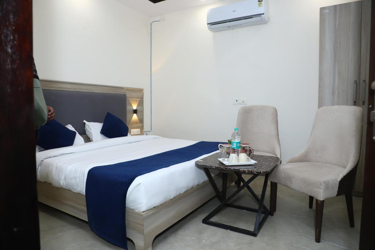 Lyf Corporate Suites - Noida Sector 19 Eksteriør bilde