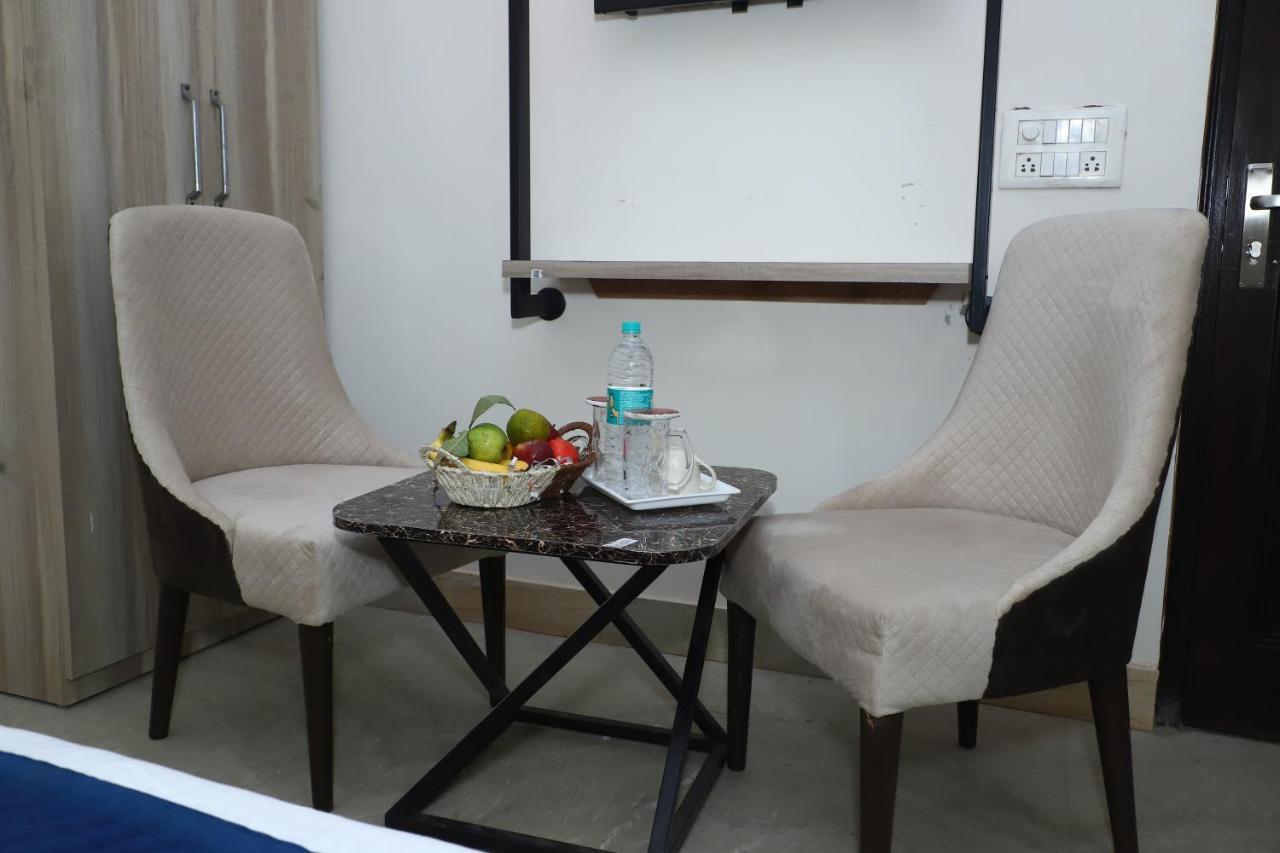 Lyf Corporate Suites - Noida Sector 19 Eksteriør bilde
