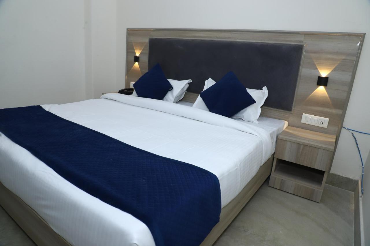 Lyf Corporate Suites - Noida Sector 19 Eksteriør bilde