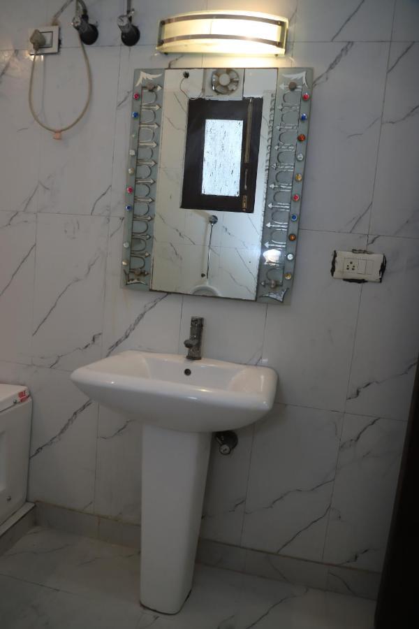 Lyf Corporate Suites - Noida Sector 19 Eksteriør bilde