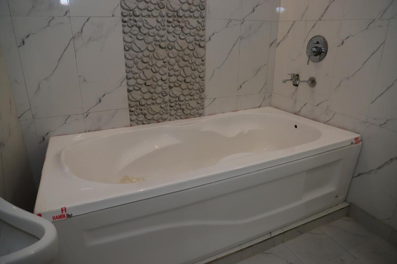 Lyf Corporate Suites - Noida Sector 19 Eksteriør bilde
