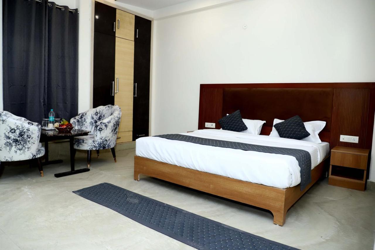 Lyf Corporate Suites - Noida Sector 19 Eksteriør bilde